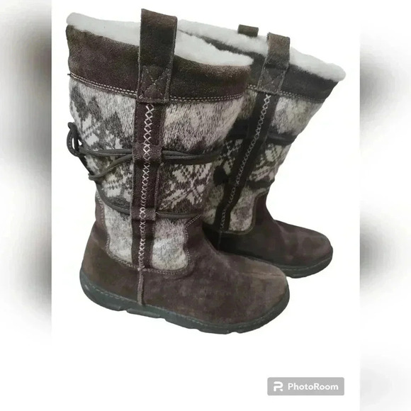 Clark's boots - Picture 1 of 4